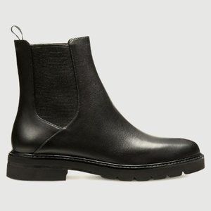 Stuart Weitzman DYLAN CHELSEA BOOTIE size 7